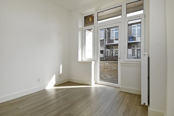 Medium property photo - Elise van Calcarstraat 9, 2522 MA Den Haag